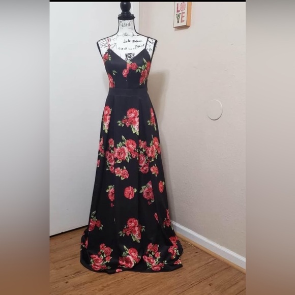 Floral Black Maxi Dress - Picture 1 of 2